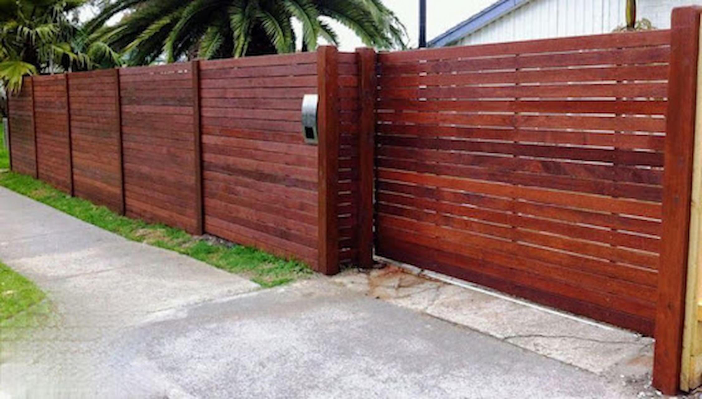 Things You Need To Know Before Hiring Fence Contractors Rain Of Dew